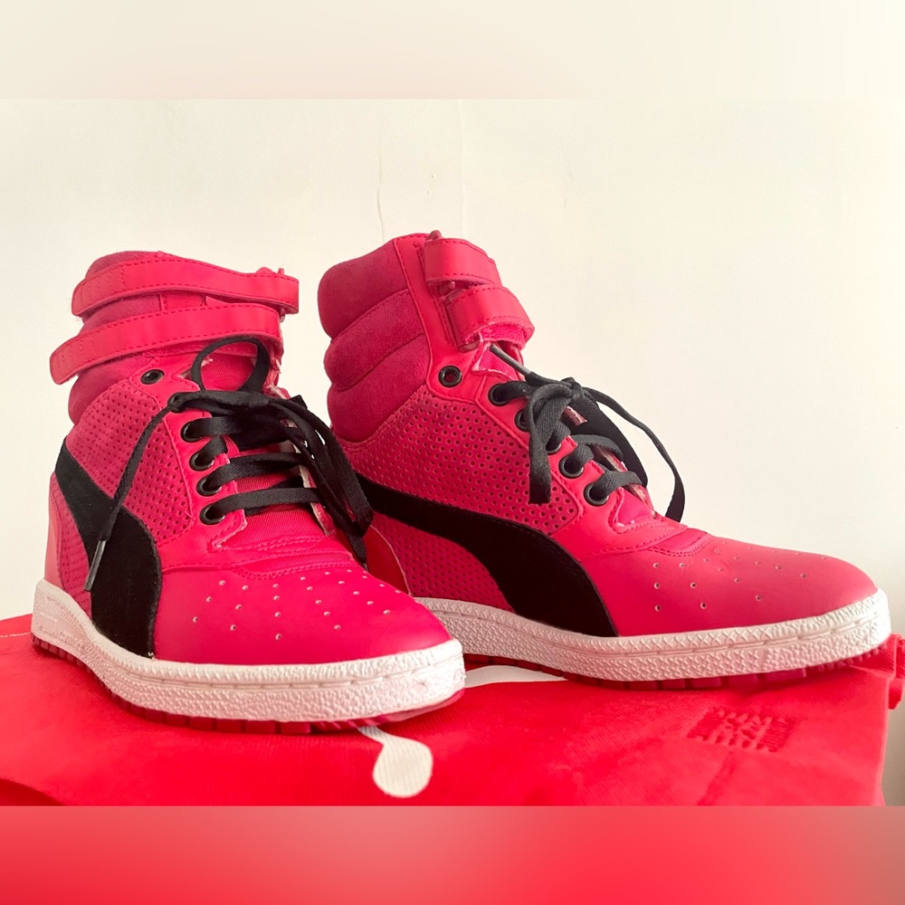 Puma Womens Sport Lifestyle Hidden Wedge Sneaker Shoes Red